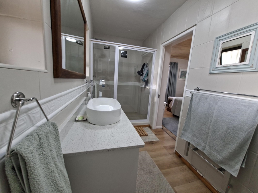 4 Bedroom Property for Sale in Pringle Bay Western Cape